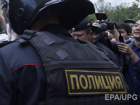 В Москве неизвестный открыл стрельбу в метро, ранен человек