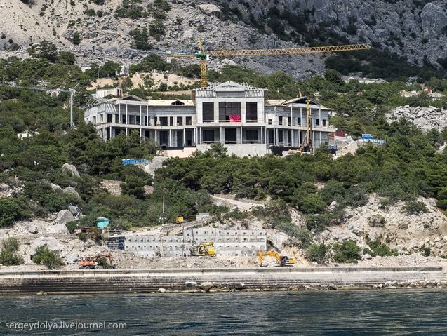 ﻿У Криму практично добудували колишній "палац Януковича" – ЗМІ