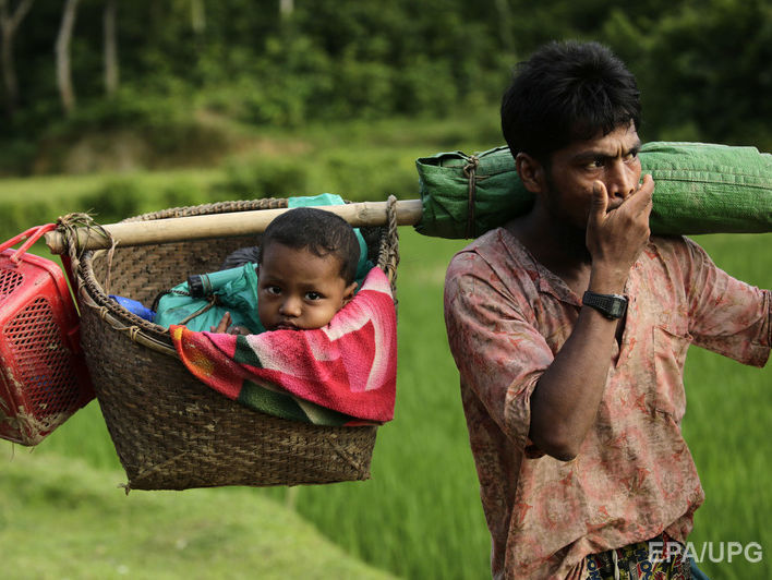 В ООН заявили, что из Мьянмы в Бангладеш бежало 313 тыс. представителей народности рохинджа