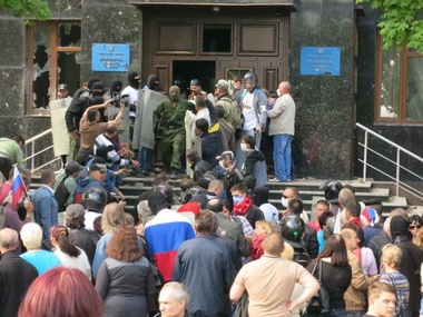 26 человек пострадали при штурме прокуратуры в Донецке