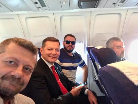 ﻿Лозовий виклав фото з економкласу: Летимо з Ляшком і Мосійчуком зі Львова до Києва. Тут золотий унітаз і платиновий умивальник