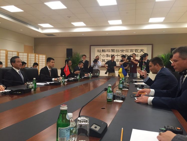 ﻿Глави МЗС України та Китаю обговорили розміщення миротворців ООН на Донбасі