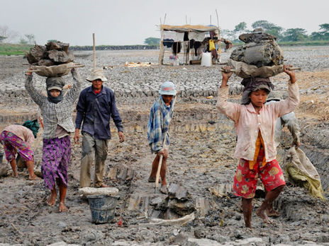 В 2016 году в мире жертвами рабства стали более 40 млн человек – исследование