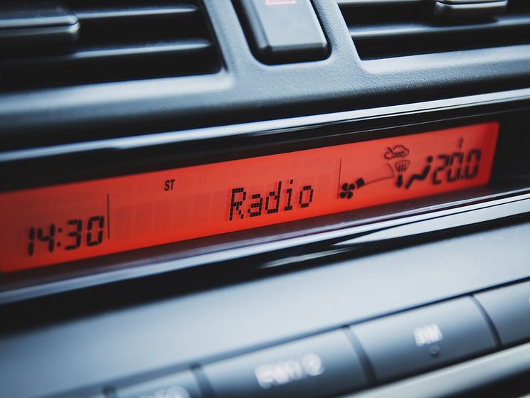 Нацсовет за полгода оштрафовал 15 радиостанций за нарушение языковых квот