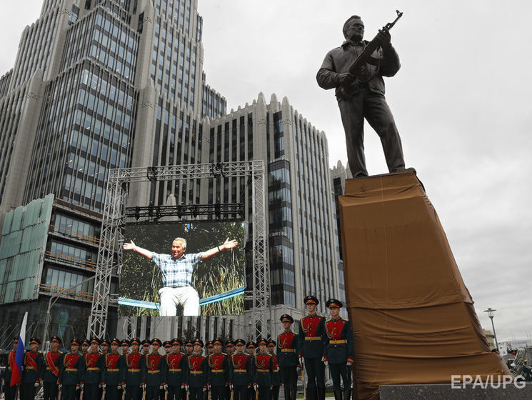 ﻿Макаревич про пам'ятник Калашникову у Москві: Ну що ж ми так спотворюємо своє місто, ганьбимося перед усім світом?