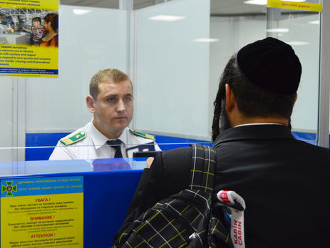 В полиции сообщили, что в Умань прибыло более 21 тыс. паломников-хасидов из 12 стран мира