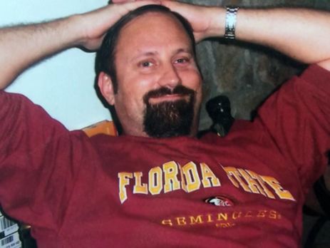 В США пикап с мертвым водителем восемь месяцев простоял на парковке аэропорта