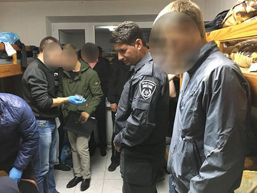 ﻿В Умані поліцейські вилучили у громадянина Ізраїлю 25 пакетиків із каннабісом