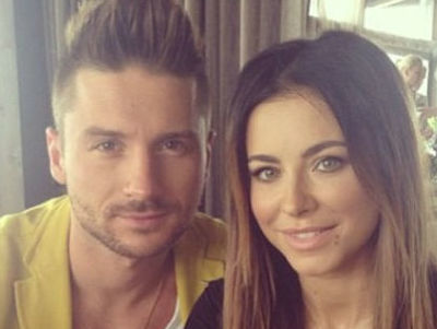 Ани Лорак в глубоком декольте позировала с Лазаревым