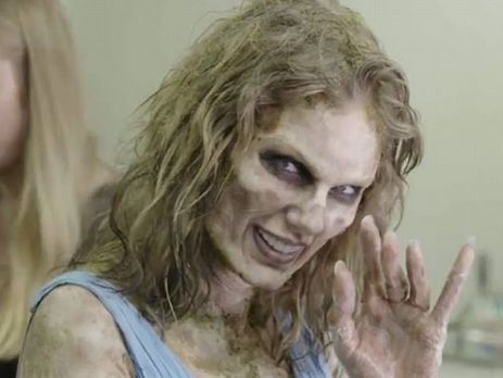 ﻿Тейлор Свіфт показала своє перевтілення в зомбі. Відео