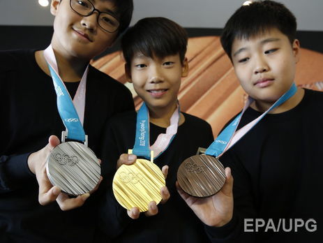 В Южной Корее презентовали дизайн медалей для зимней Олимпиады 2018 года. Фоторепортаж