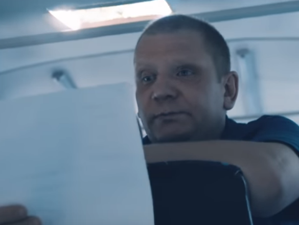 ﻿Захисники Донецького аеропорту закликали Apple попросити вибачення за рекламу з "кіборгом із Росії". Відео