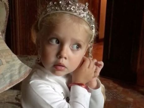 Дочь Пугачевой и Галкина накрасила губы