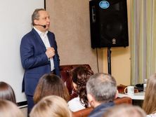 Рабінович: Згадайте, скількох відомих людей з України та Росії з великою кількістю підписників було забанено у Facebook