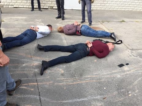 СБУ сообщила, что сотрудники госпредприятия требовали 1,5 млн грн взятки