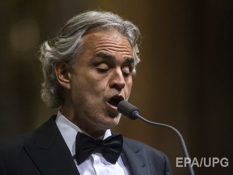 Бочелли в Киеве спел с украинским хором имени Веревки