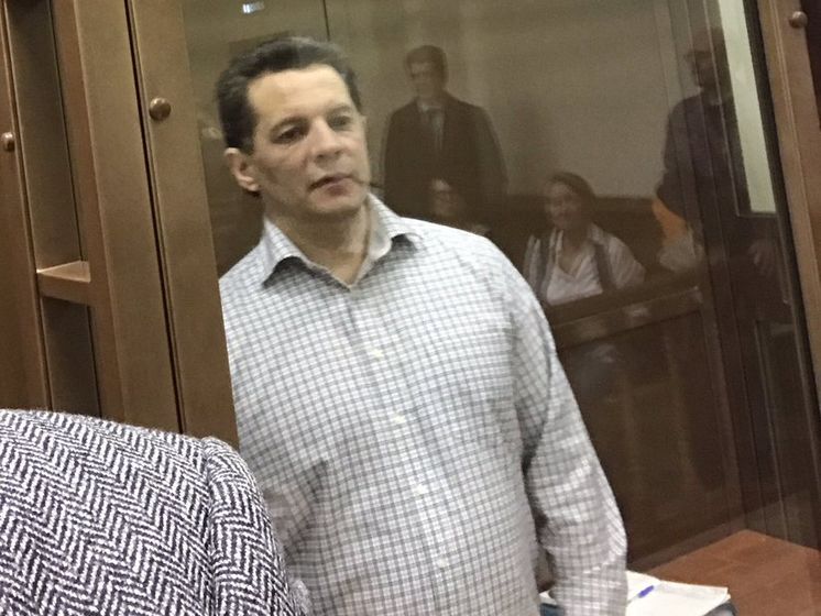 Московский суд продлил арест Сущенко