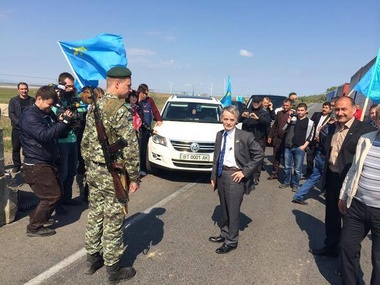 Джемилев возвращается в Киев и призвал татар спокойно разойтись