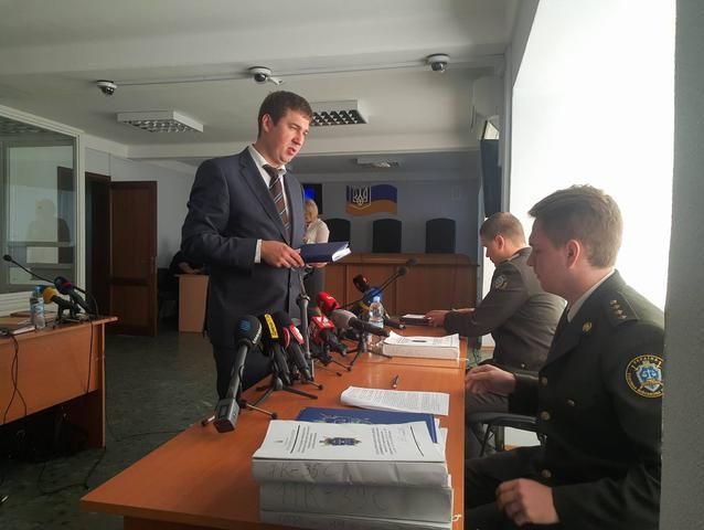 ﻿Адвокат Януковича повідомив, що зможе повністю ознайомитися з матеріалами справи про держзраду не раніше ніж 18 листопада