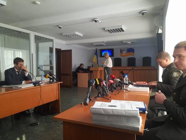 ﻿Суд у справі Януковича відхилив клопотання адвоката про перерву в засіданні у зв'язку з його бажанням зустрітися з підзахисним у Ростові-на-Дону
