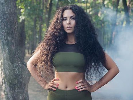 Каменских показала полуобнаженные ягодицы и грудь