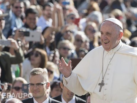 Папа римский пишет речь о фейковых новостях