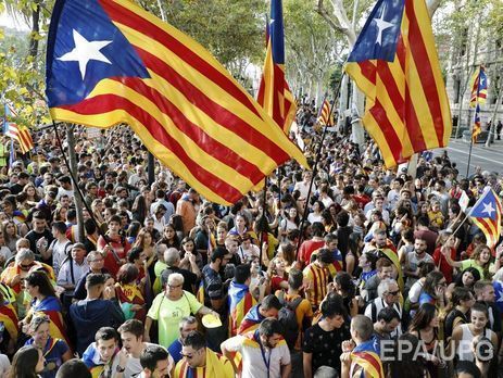 ﻿У Каталонії активісти референдуму про незалежність почали займати приміщення шкіл