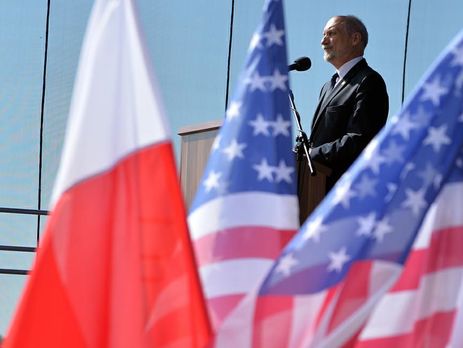 Министр обороны Польши считает необходимым размещение в стране двух американских дивизий