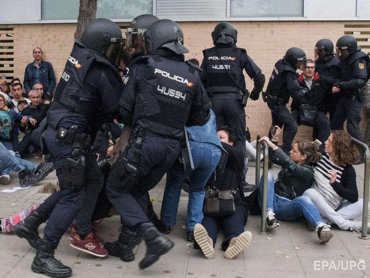 Правительство Каталонии сообщило, что в столкновениях с полицией получили ранения 38 человек
