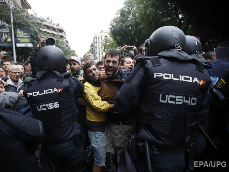 ﻿У сутичках у Каталонії постраждало 11 правоохоронців – МВС Іспанії