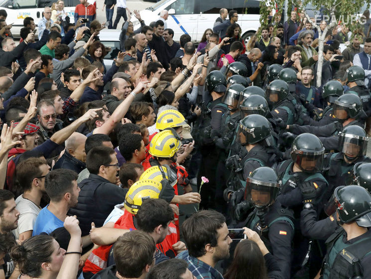 В Каталонии сообщили, что число пострадавших от действий полиции составило 465 человек