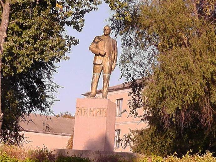 ﻿Інститут нацпам'яті вимагає демонтувати пам'ятник Леніну в Одеській області, відреставрований за бюджетні гроші