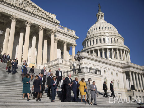 Представители Facebook и Twitter примут участие в слушаниях Сената о вмешательстве РФ в выборы в США