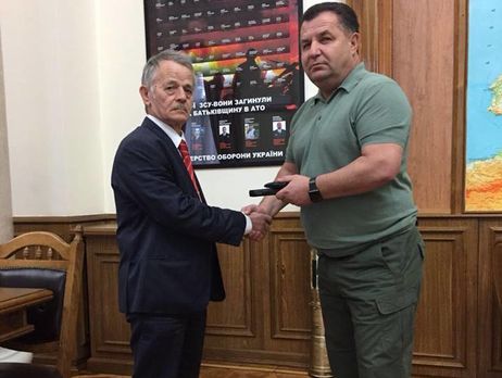 ﻿Міноборони України вручило Джемілєву нагородний пістолет