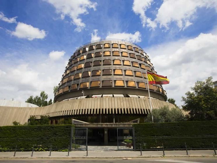 ﻿В Іспанії заборонили парламенту Каталонії засідати в день запланованого обговорення референдуму про незалежність