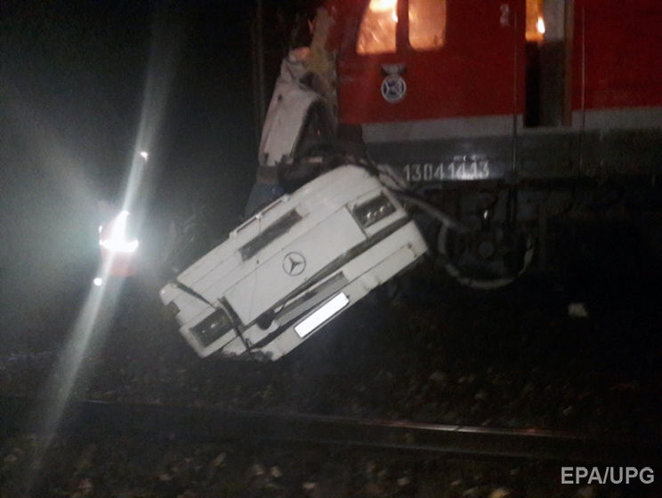 Следком РФ уточнил, что в ДТП с поездом погибло 16 человек