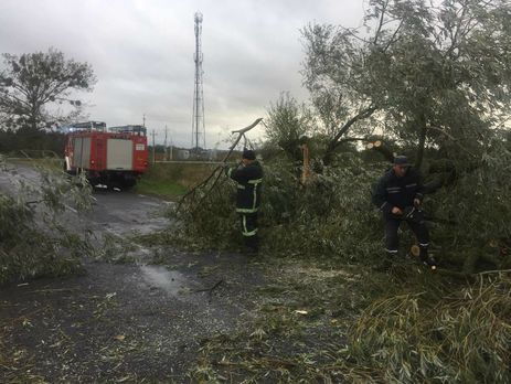 От дождя и ветра пострадало семь областей Украины. Фоторепортаж