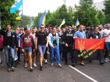 Тысячи людей вышли на "марш в вышиванках" в Днепропетровске. Фоторепортаж