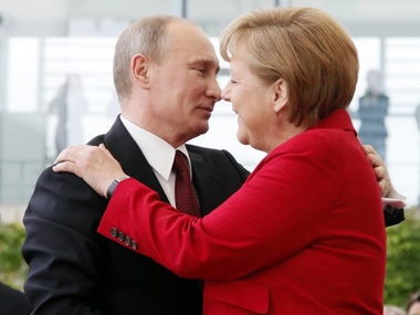 Кремль: Меркель поблагодарила Путина за содействие в освобождении захваченной в Славянске миссии ОБСЕ 
