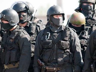 Диверсионные группы в Крыму вооружают в воинских частях