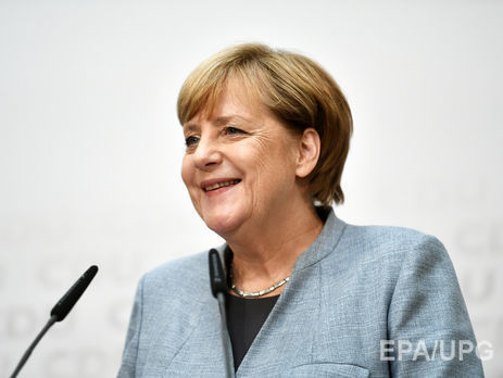 ﻿Меркель заявила, що ведуться переговори про створення коаліції в Бундестазі із "Зеленими" та Вільною демократичною партією