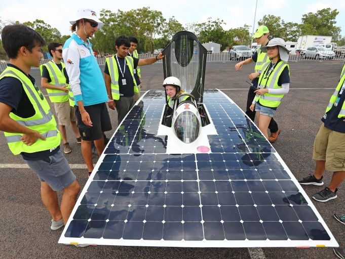 The World Solar Challenge: в Австралии стартовали гонки автомобилей на солнечной энергии