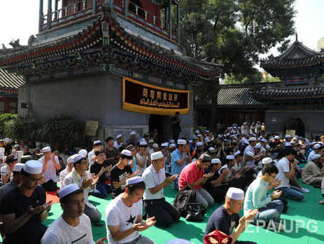 ﻿У Китаї уйгурським мусульманам заборонили зберігати вдома Коран