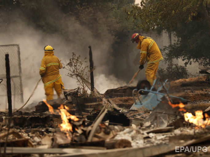 ﻿У Каліфорнії вирують лісові пожежі: загинуло не менше ніж 10 осіб