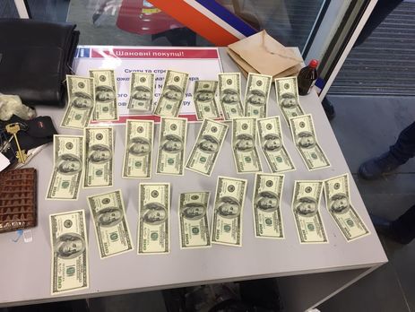 В Запорожской области главный госинспектор таможни Государственной фискальной службы пойман на взятке – военная прокуратура