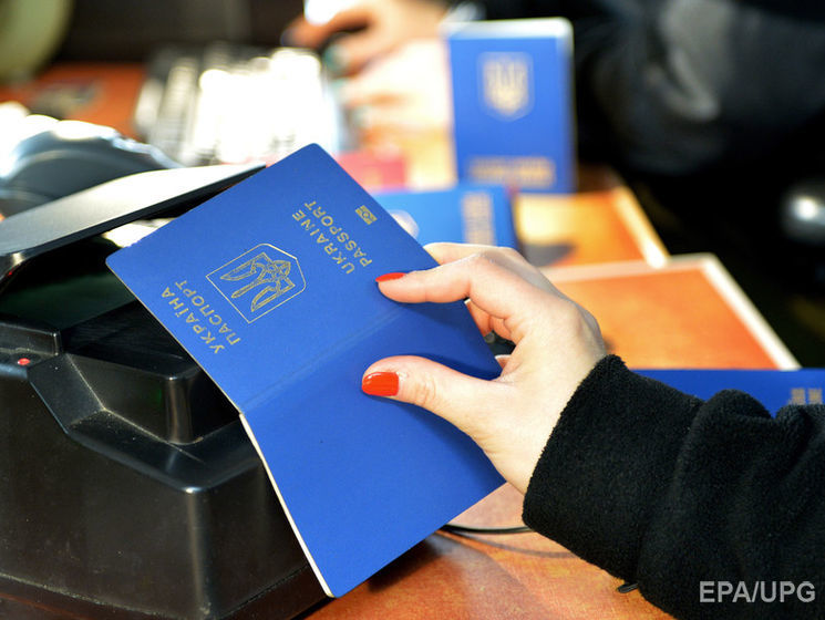 ﻿У 2017 році біометричні паспорти оформило 70,7 тис. переселенців і жителів зони АТО та 20,8 тис. жителів Криму