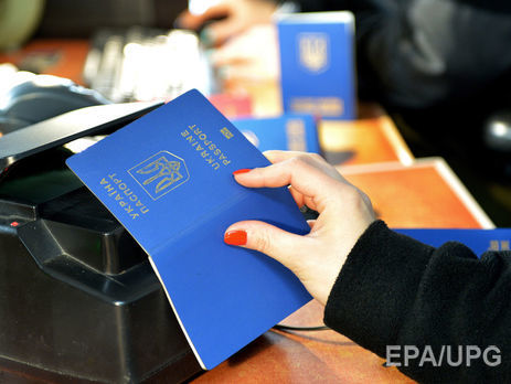 ﻿У 2017 році біометричні паспорти оформило 70,7 тис. переселенців і жителів зони АТО та 20,8 тис. жителів Криму