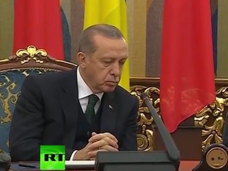 Эрдоган едва не задремал на пресс-конференции с Порошенко. Видео