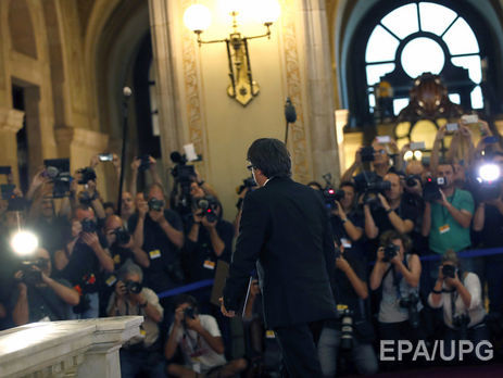 Пучдемон попросил парламент Каталонии отложить объявление независимости