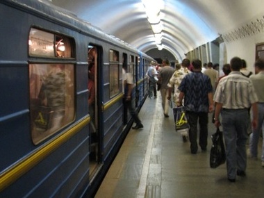 Мужчина погиб, прыгнув под поезд метро в Киеве